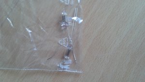 und natürlich der Doppelpunkt zwischen Stunden und Minuten.