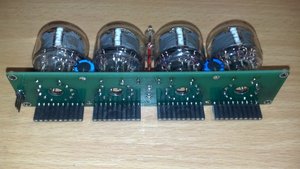 2013-09-16_22-26-41_863.jpg (912.92 KiB) 11015 mal betrachtet Rückseite der Anzeigeplattiene